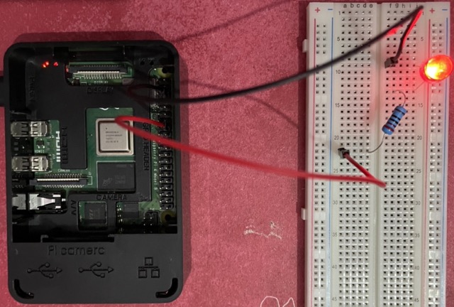 Glowing LED /raspberry-pi-blinking-led-rust/glowing-led.jpeg